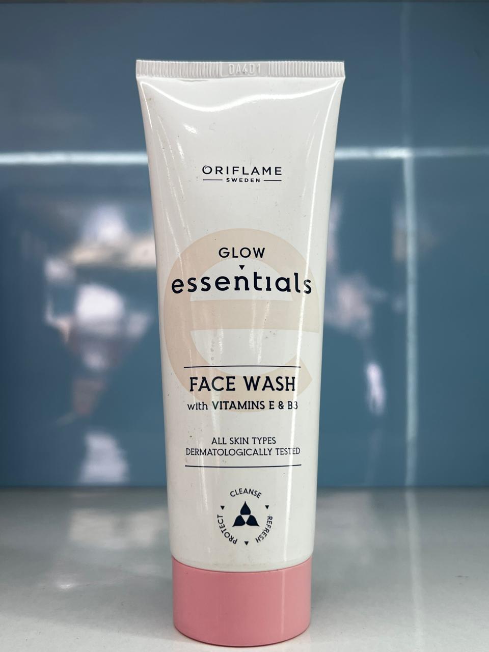 Oriflame Glow Essentials Face Wash